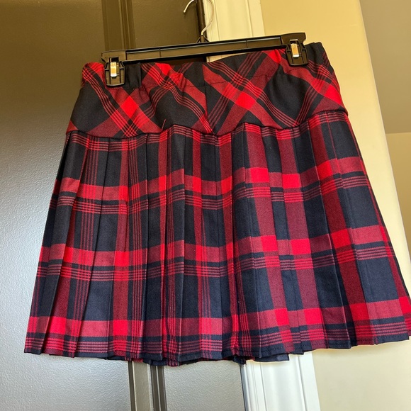 ❤️💙 NWT Plaid Pleated Tartan Skirt Medium - Picture 3 of 7